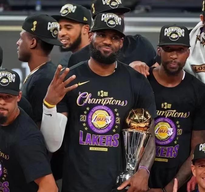 库里詹姆斯总决赛,詹姆斯库里谁是十年最佳