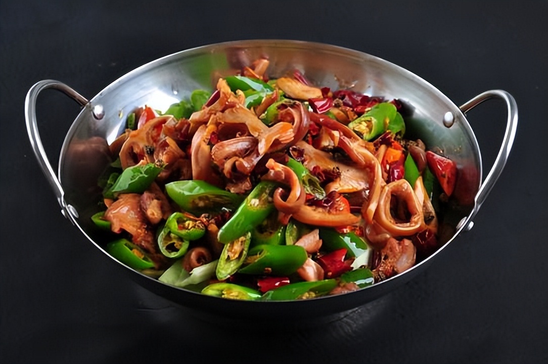 猪肚有哪些食疗功效,一个猪肚十副药切记3类人要少吃