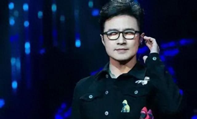 夫妻重逢的画面,夫妻重逢感人瞬间