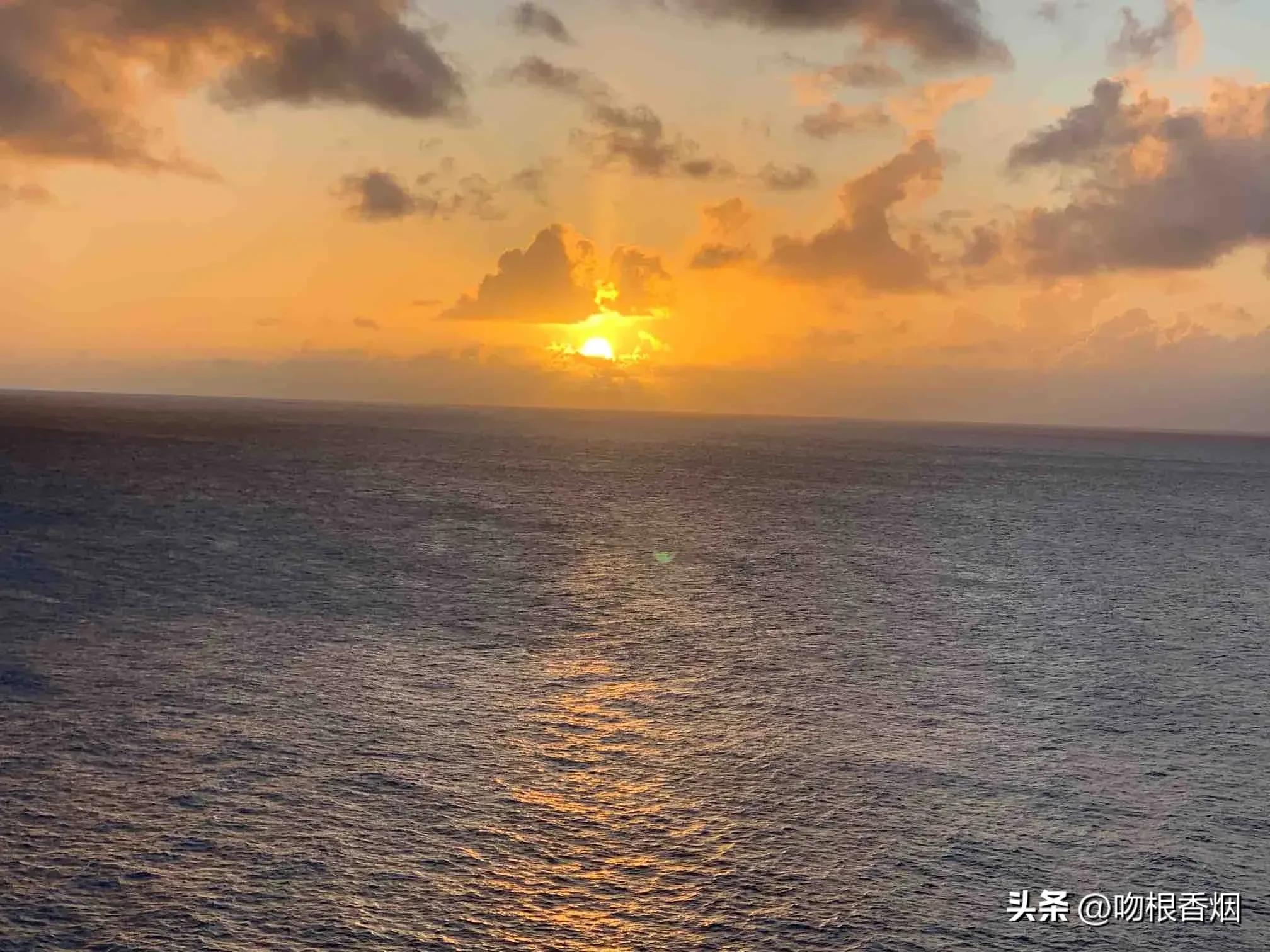 一场约定，让时间静止，我陪你看日落归山海。