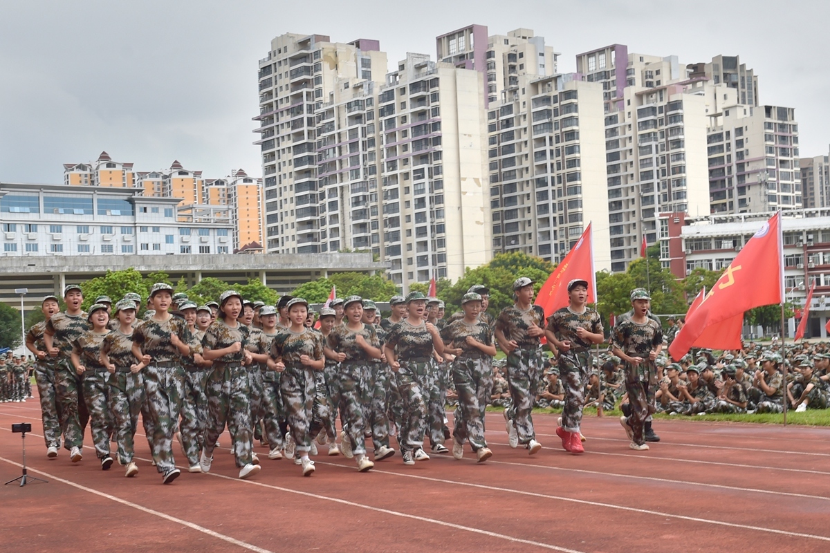 桂林各校军训精彩回顾,广西军训队列操