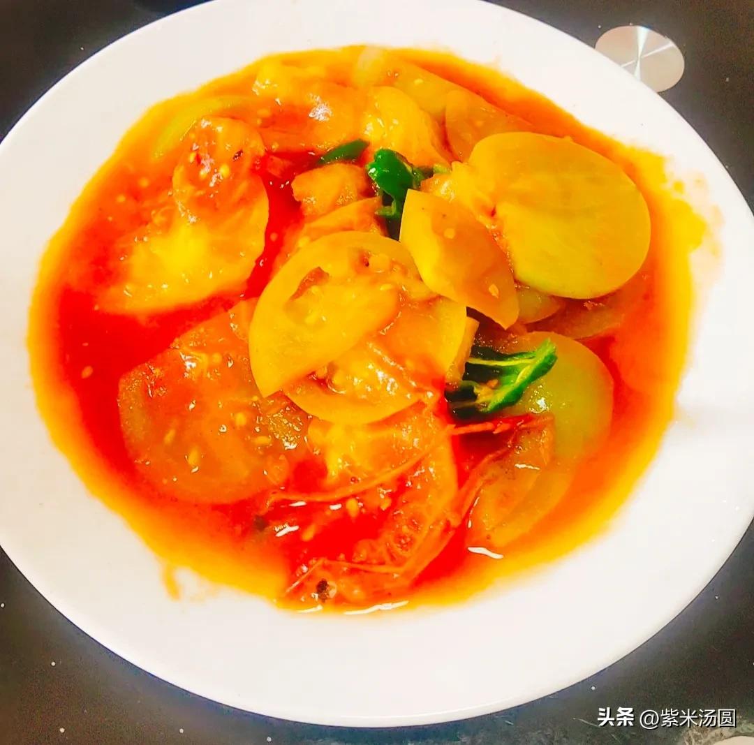 孩子有假期，妈妈没假期，坚持每天做好一日三餐，炸河虾很受欢迎