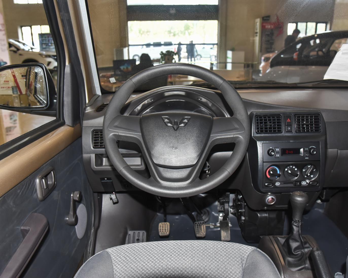 五菱荣光是几米的车,五菱荣光的详细介绍