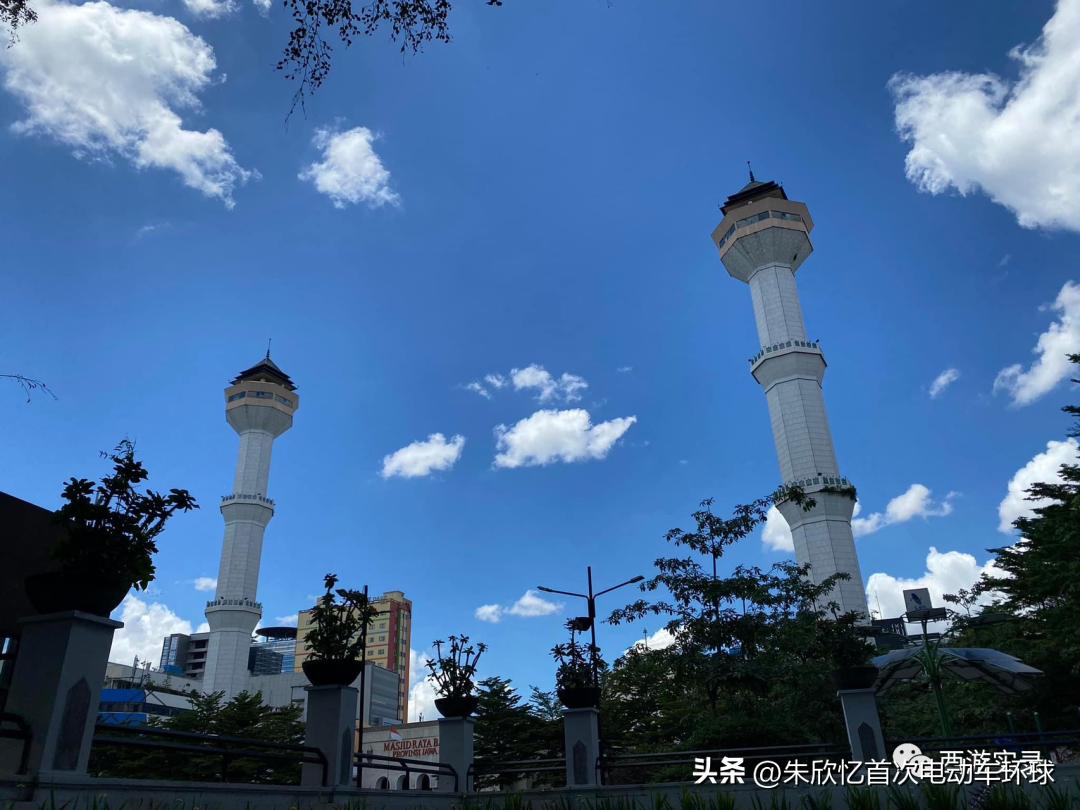 印尼进口中国火车车厢,印尼火车与高铁不一样