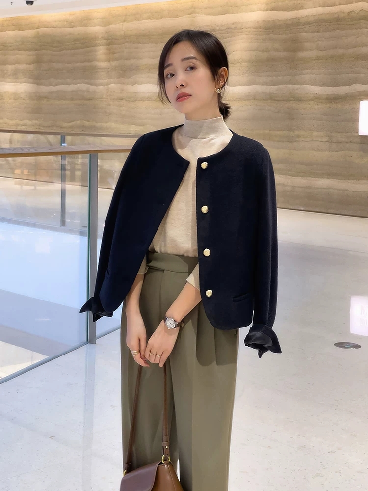 短正式小西装怎么搭配好看,小西装怎么搭配好看图解