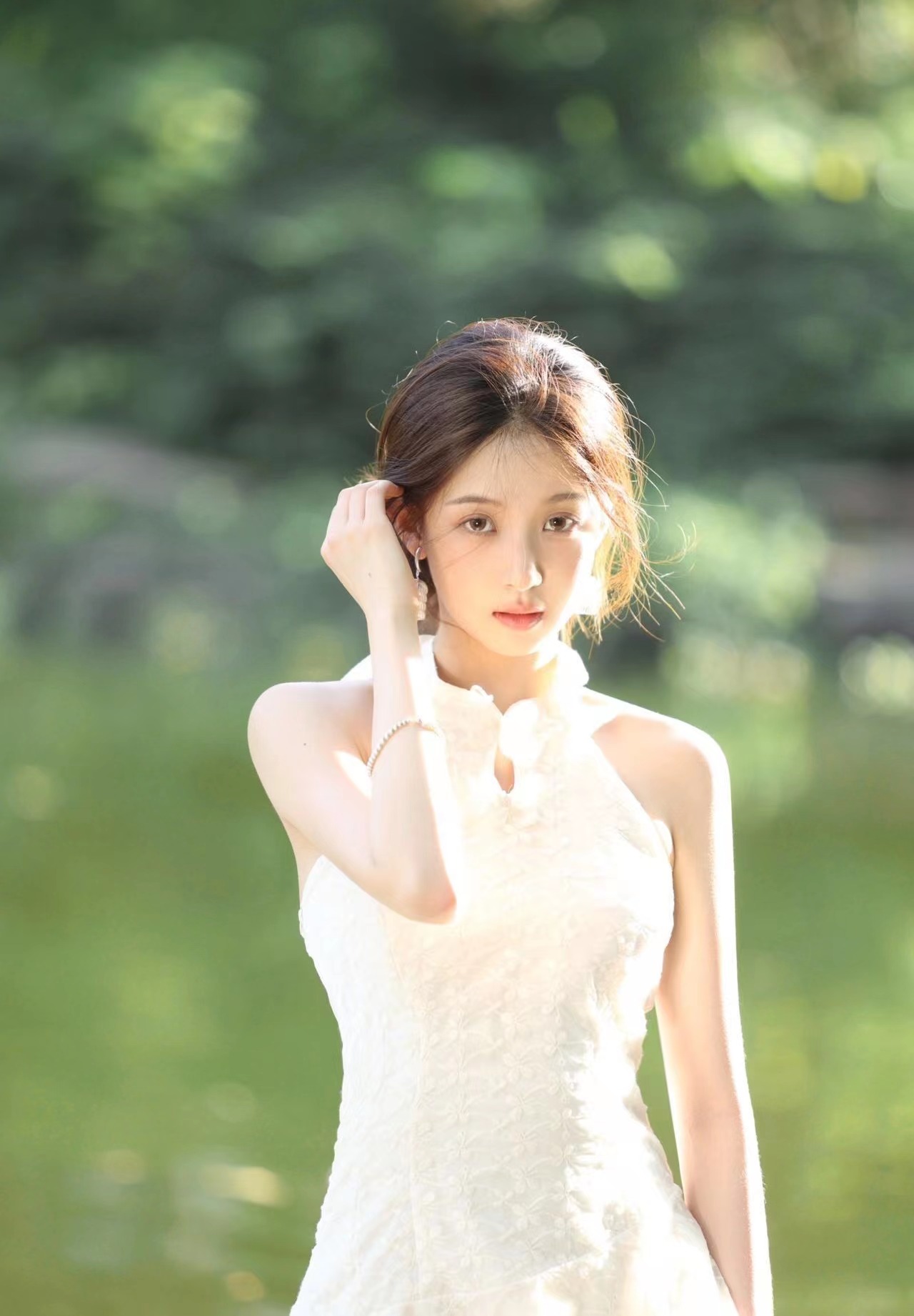 拍照显脸小4个小妙招,教你拍照显瘦显脸小的方法