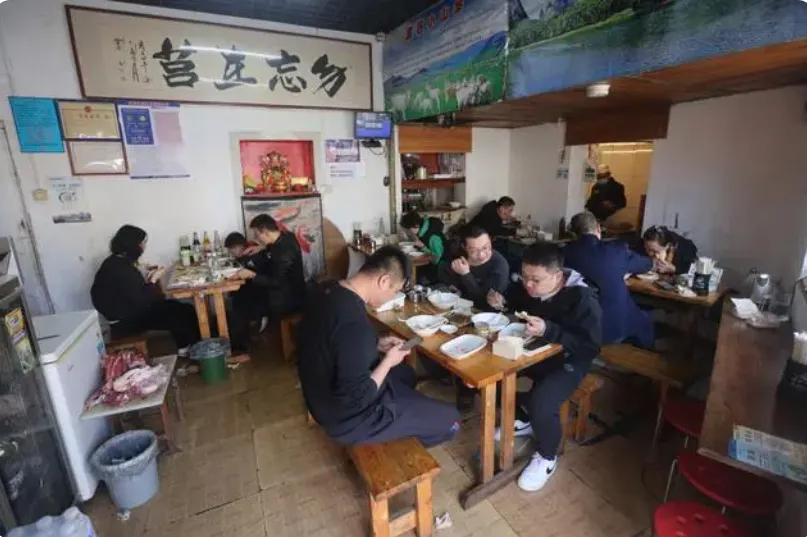 在青岛一个月赚多少，你才能活下来