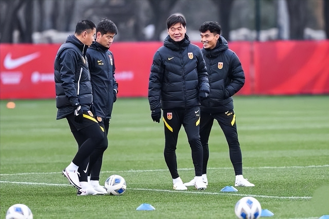 晚上8点，国外大学给出中国足球失败原因，3个次要1个主要原因