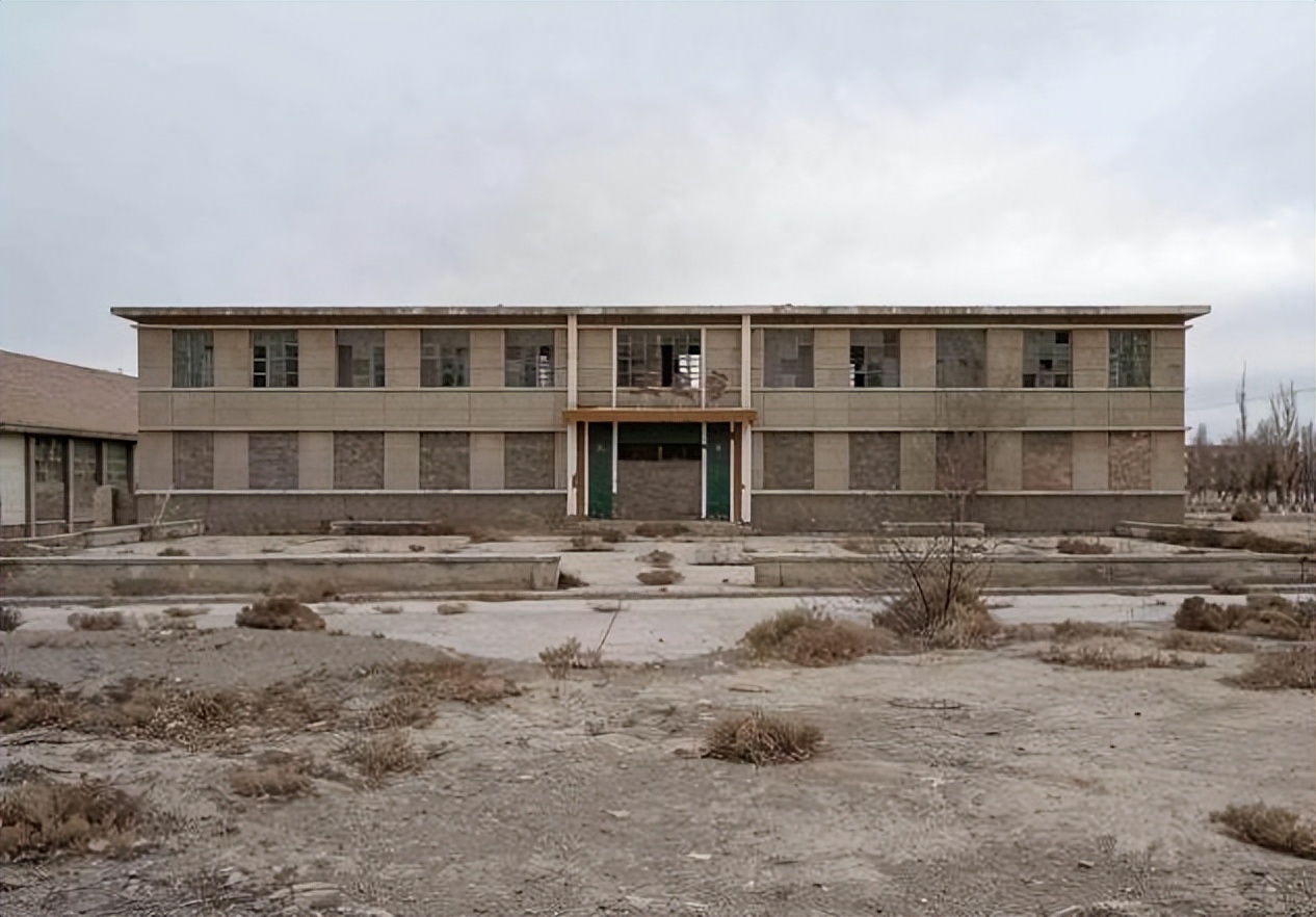 中国60年代的绝密工程，由8342部队建造，能抵御百万吨级*弹氢**