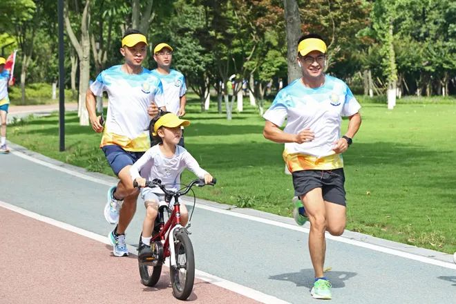 禁毒在行动禁毒宣传进万家,健步走与禁毒宣传同步举行