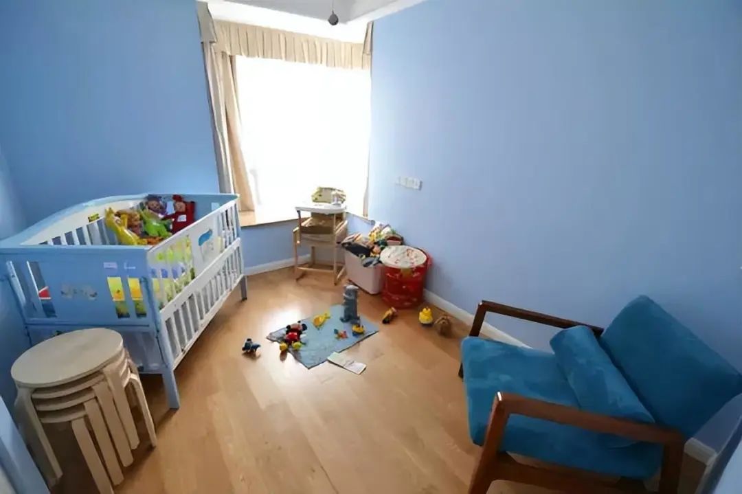 小户型的房间如何设计儿童房,11.5平米儿童房放1.8米床跟书桌