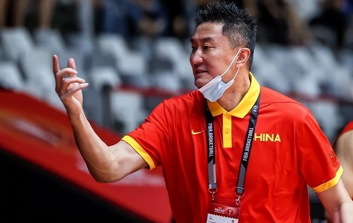 中国男篮胜伊朗队王哲林,中国男篮vs伊朗男篮王哲林暴扣