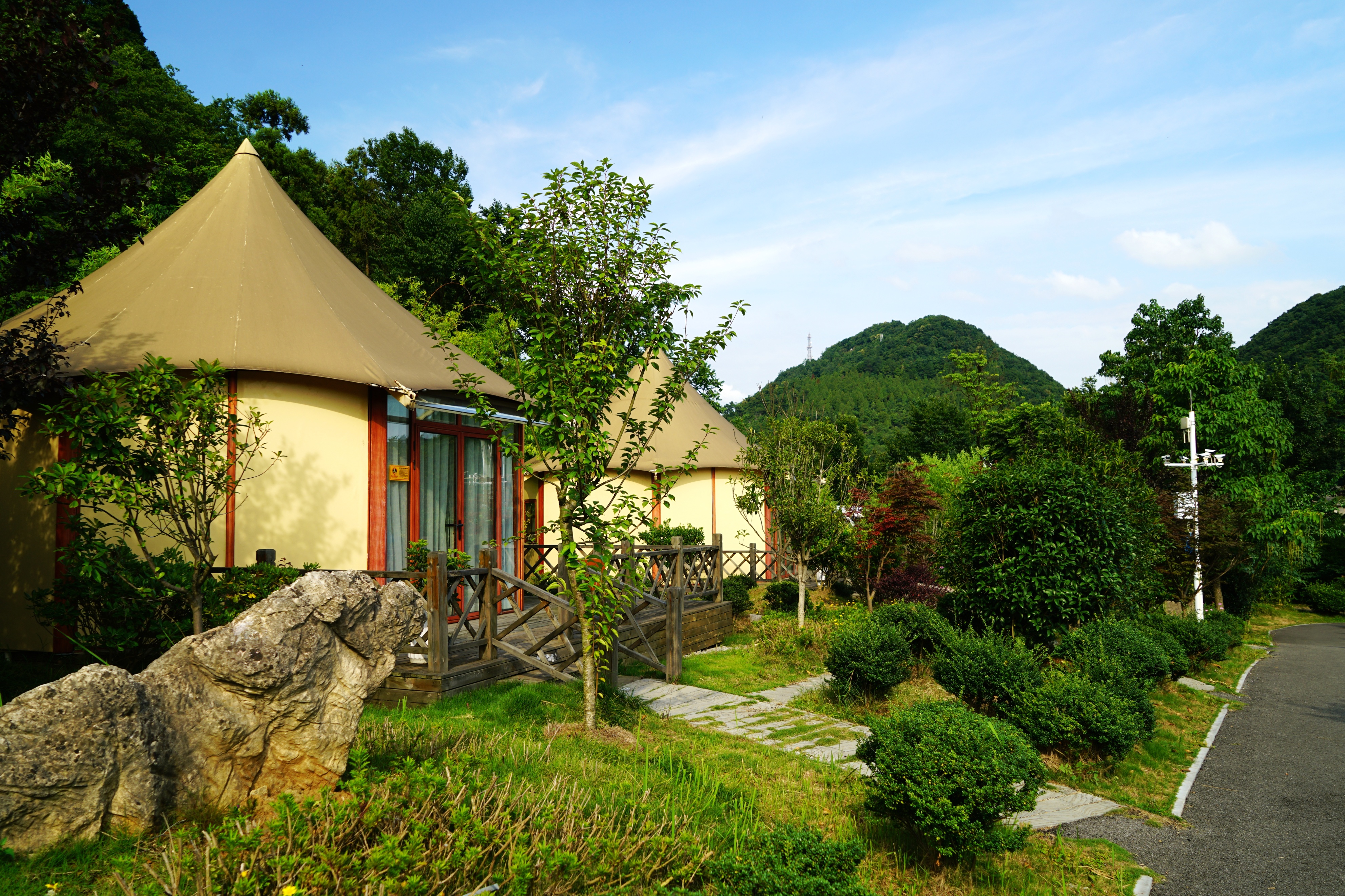 安顺优途丝路天龙屯堡露营基地,优途丝路安顺天龙屯堡房车露营地