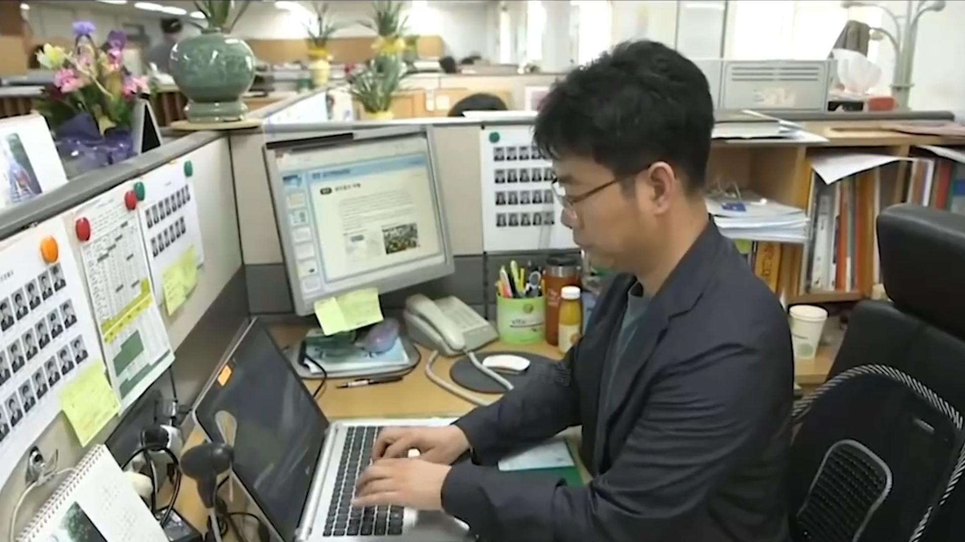 一天只睡三个小时靠咖啡解困,一天只睡四小时四杯拿铁能挺住吗