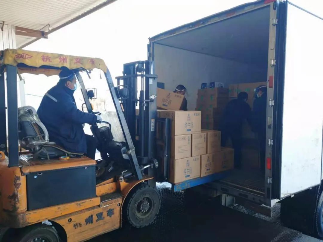 妙可蓝多批爱心物资,上海妙可蓝多直播