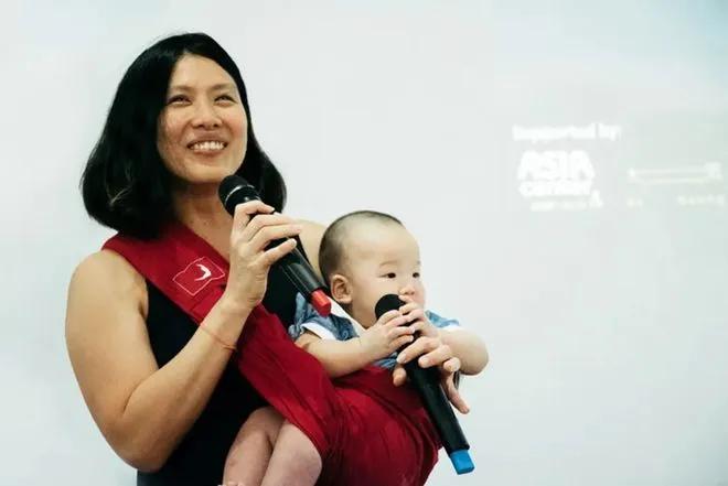 45岁新手妈妈生娃后又拍了部功夫片