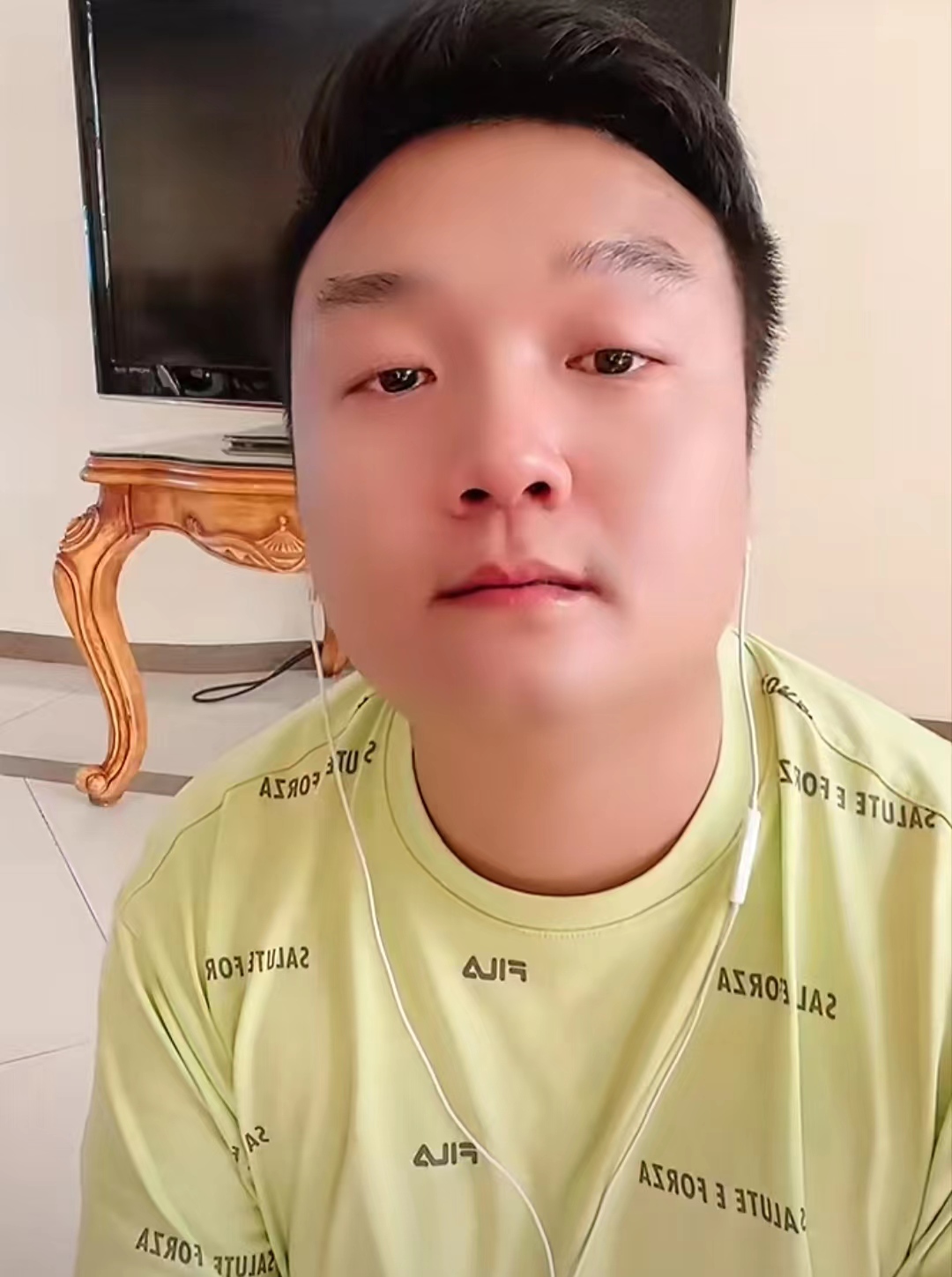 22岁网红钓鱼不慎身亡 (22岁网红钓鱼不慎中电身亡)