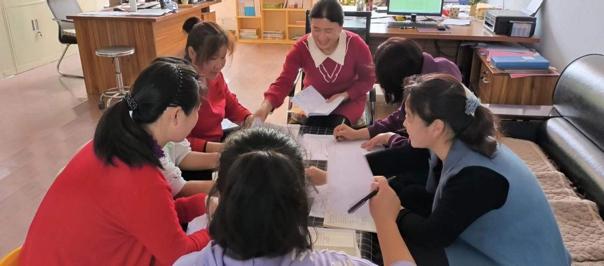 道朗镇鱼池幼儿园：开展“学指南用指南”活动