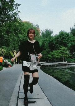 搞笑gif趣图姑娘你怎么这么凶啊,趣图搞笑美女