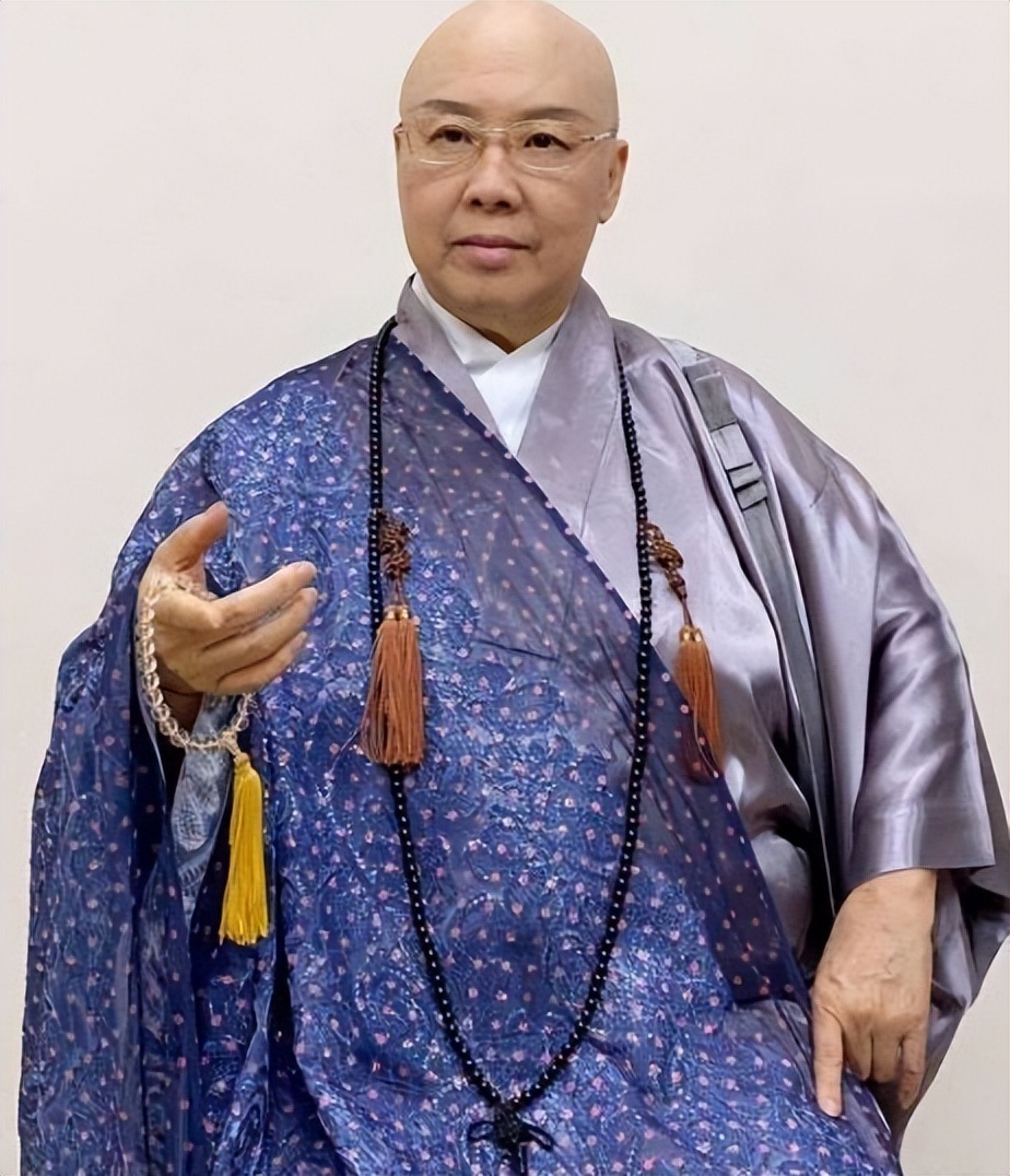 黄安接受采访谈费玉清,黄安辟谣费玉清病危传闻