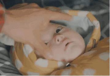 为什么孩子跟着奶奶反而更不听话,孩子长大后为何不太亲近奶奶