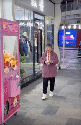 甜妹吃草莓视频,甜妹吃草莓