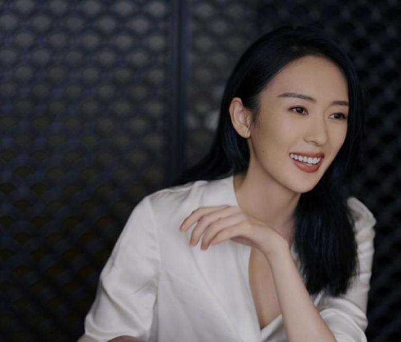 嫁人即翻身？从丑闻女主到逆袭视后，童谣身后的故事从没那么简单