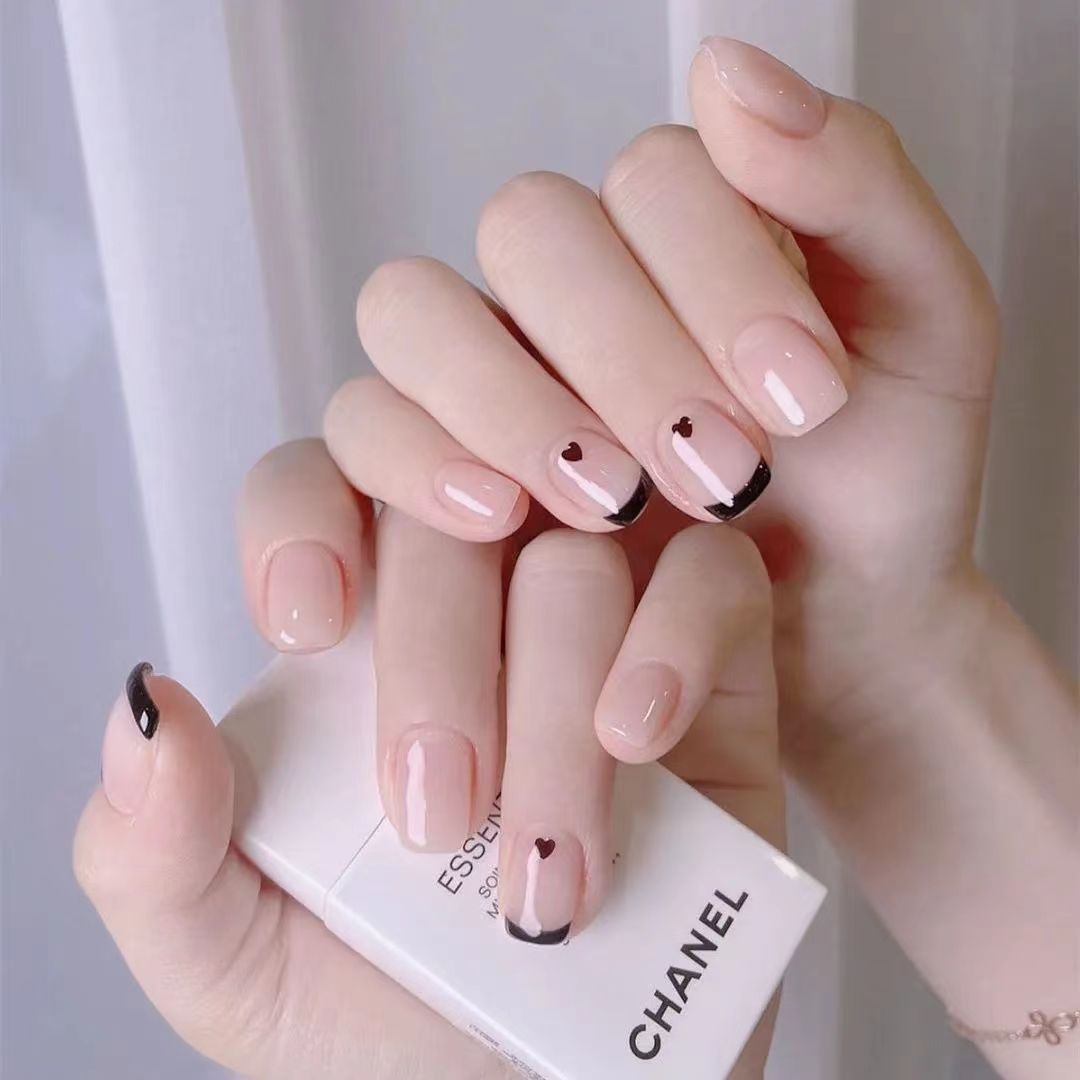 超级好看的三款美甲教程来啦,五彩美甲如何涂出高级感