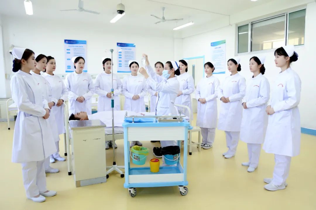 潍坊护理职业学院综评排名,潍坊护理职业学院康复治疗专业