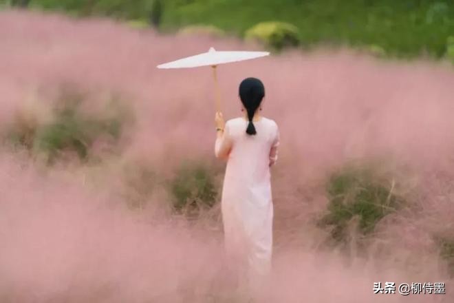 拍照技巧与角度双人,拍照不会摆动作不自然咋办