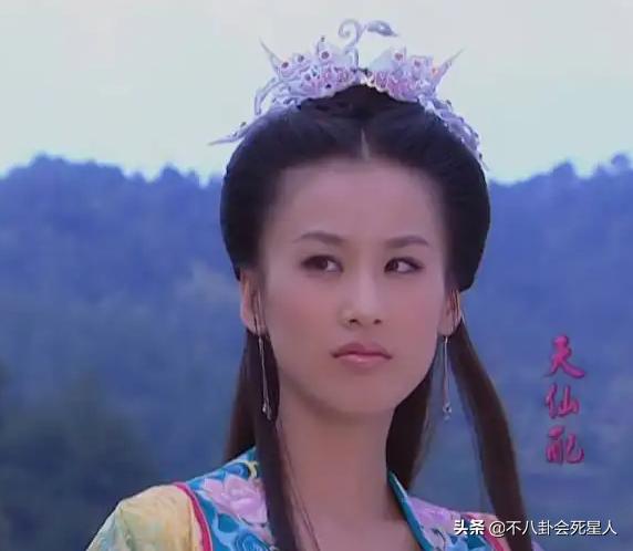 发腮堪比毁容的女星,发腮成大方脸