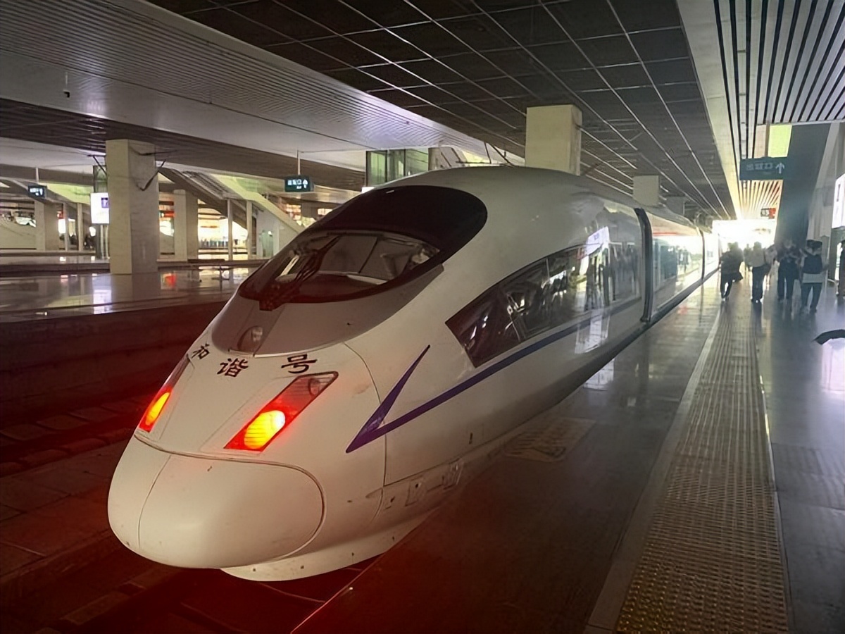 为什么高铁不可以在夜间运行,为啥开通了夜间高铁