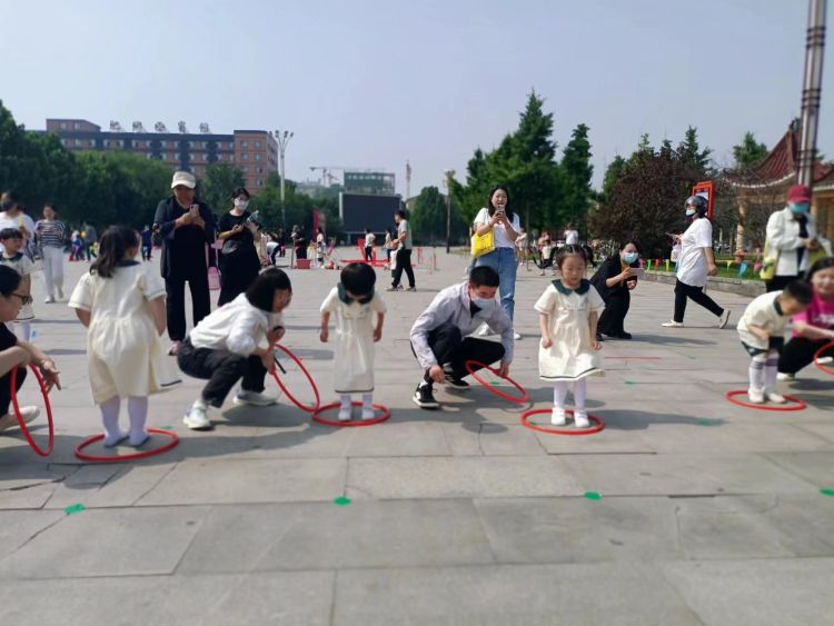 幼儿园小手拉大手运动会,大手拉小手幼儿园亲子活动