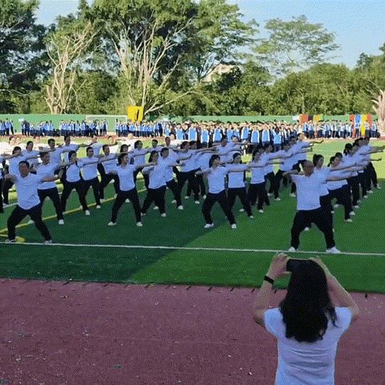 广东学校开幕式震撼全场,广东这所学校超硬核