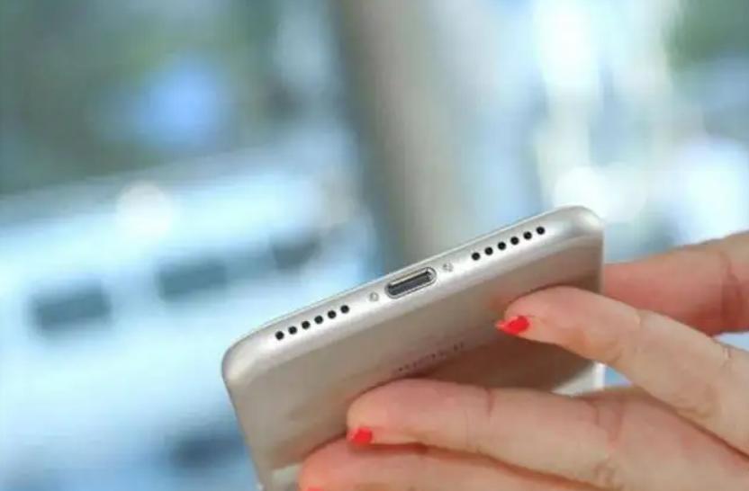 3.5mm耳机孔为啥取消,3.5mm耳机孔手机为啥消失了