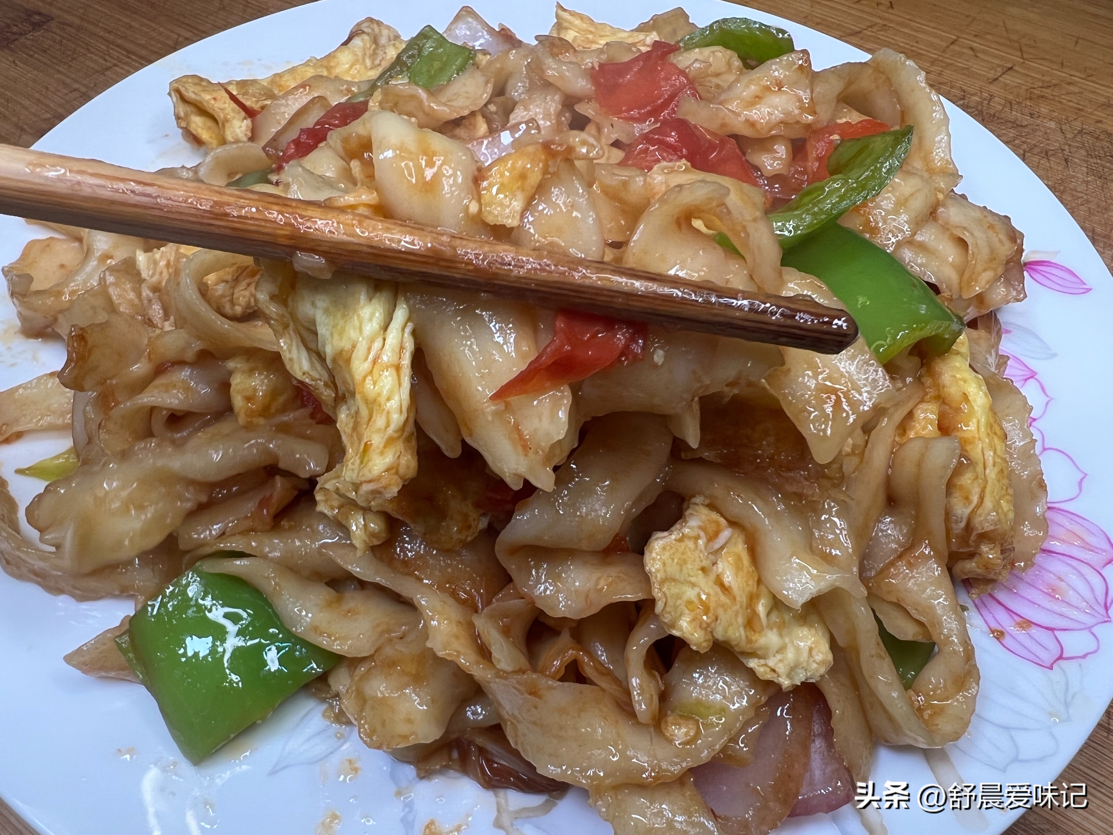 牛肉炒刀削面条最正宗的做法,白菜炒刀削面的家常做法视频