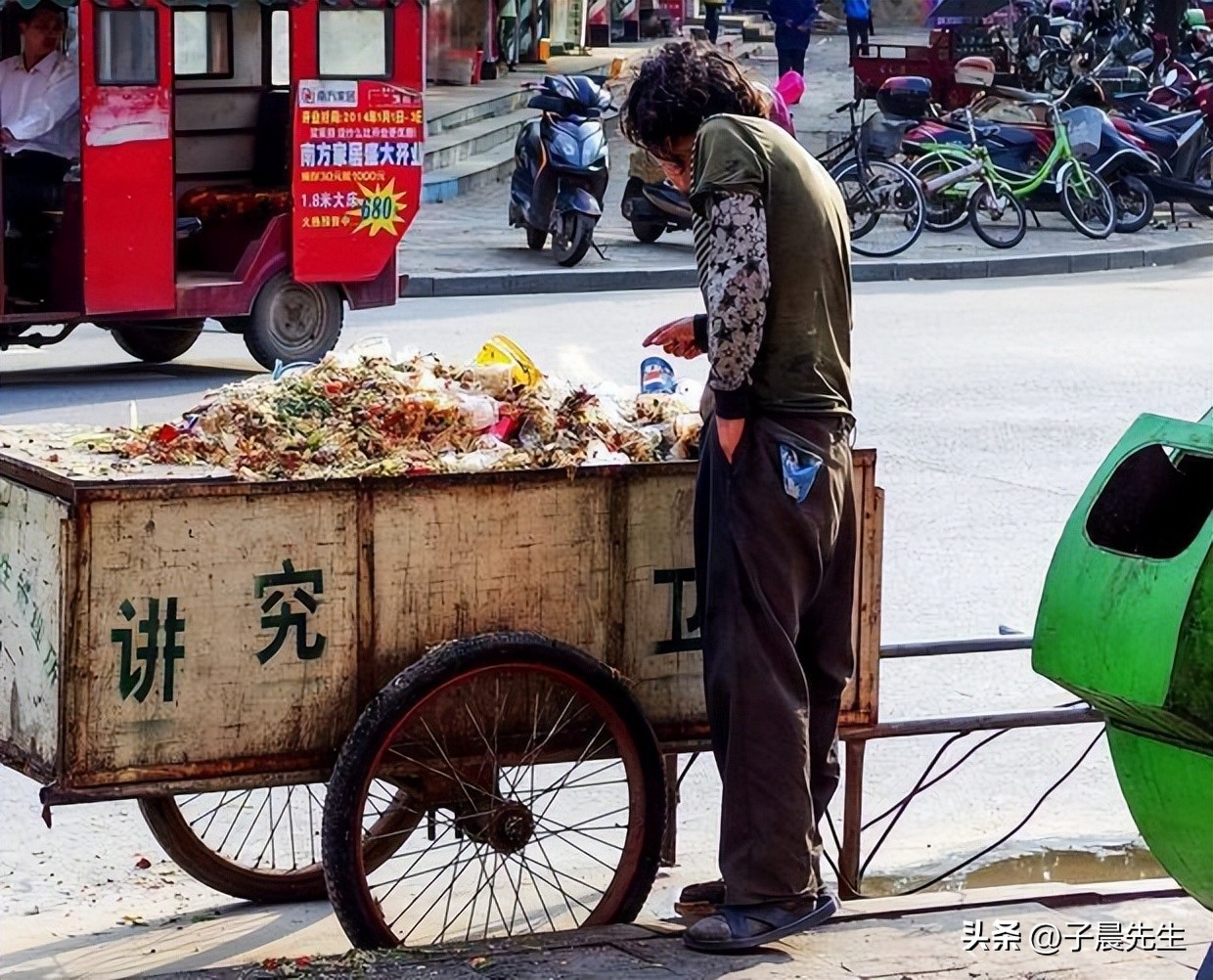 他装疯卖傻几十年完整版,记者装疯卖傻卧底黑砖窑