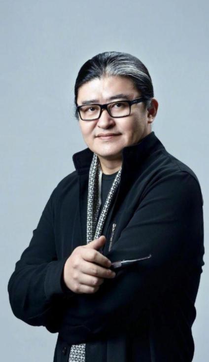 华语乐坛公认第一人刘欢,刘欢年轻成就