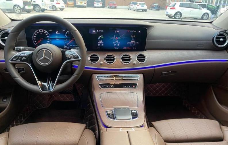 奔驰E级：从加价2万到降幅6.51万，30天卖了13560辆