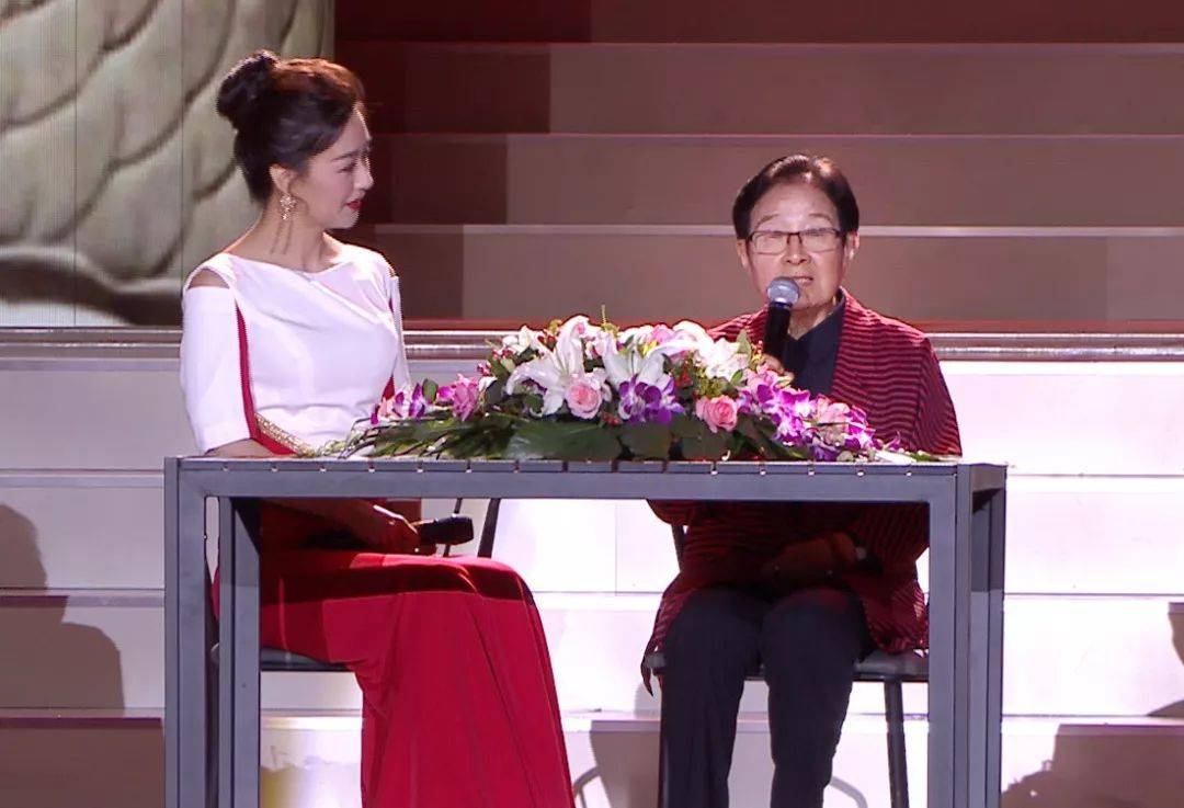 谷建芬老公追悼会,作曲家谷建芬晚年