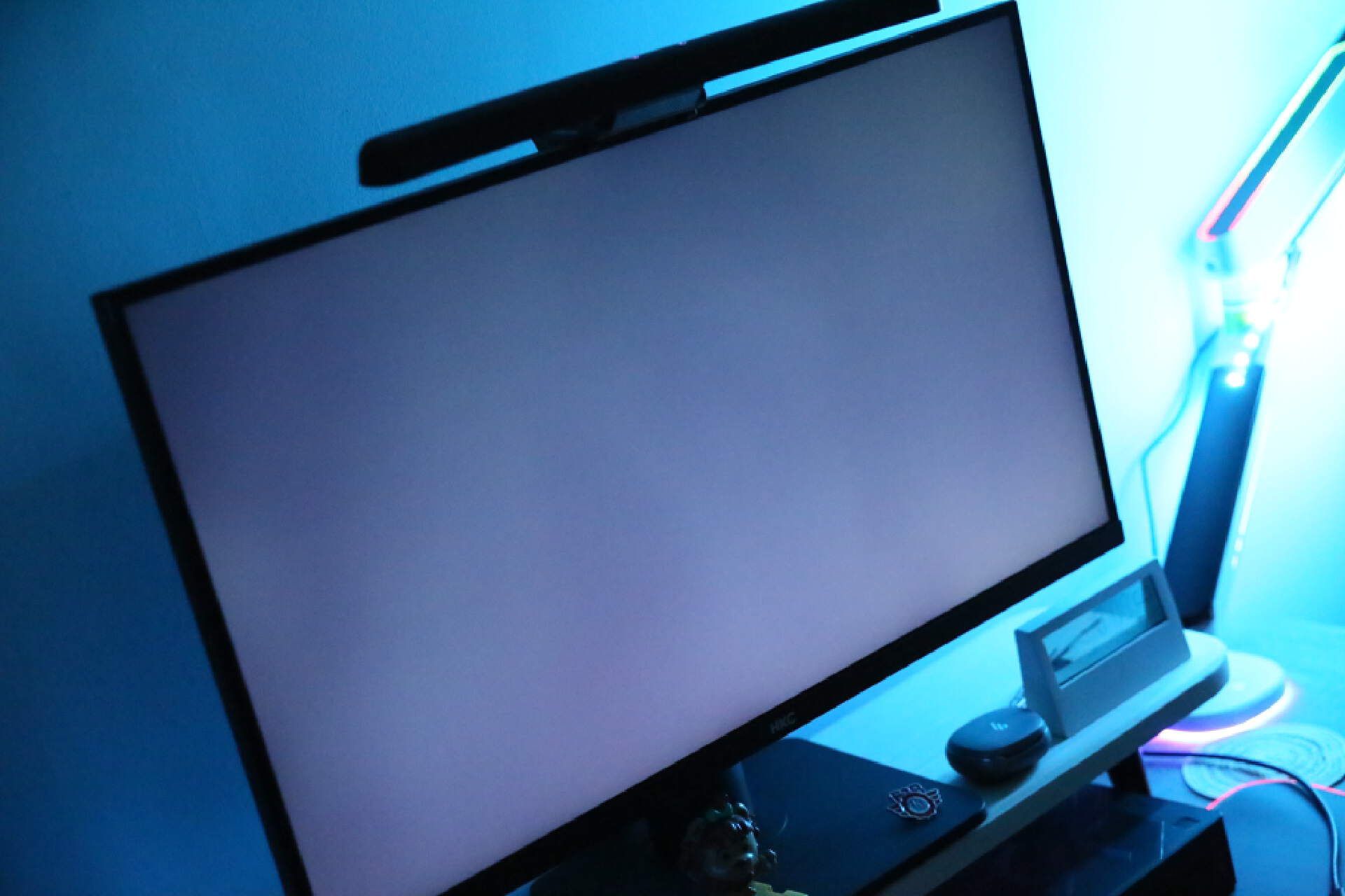 hkc2k曲面显示器评测,hkc24寸曲面144hz显示器推荐