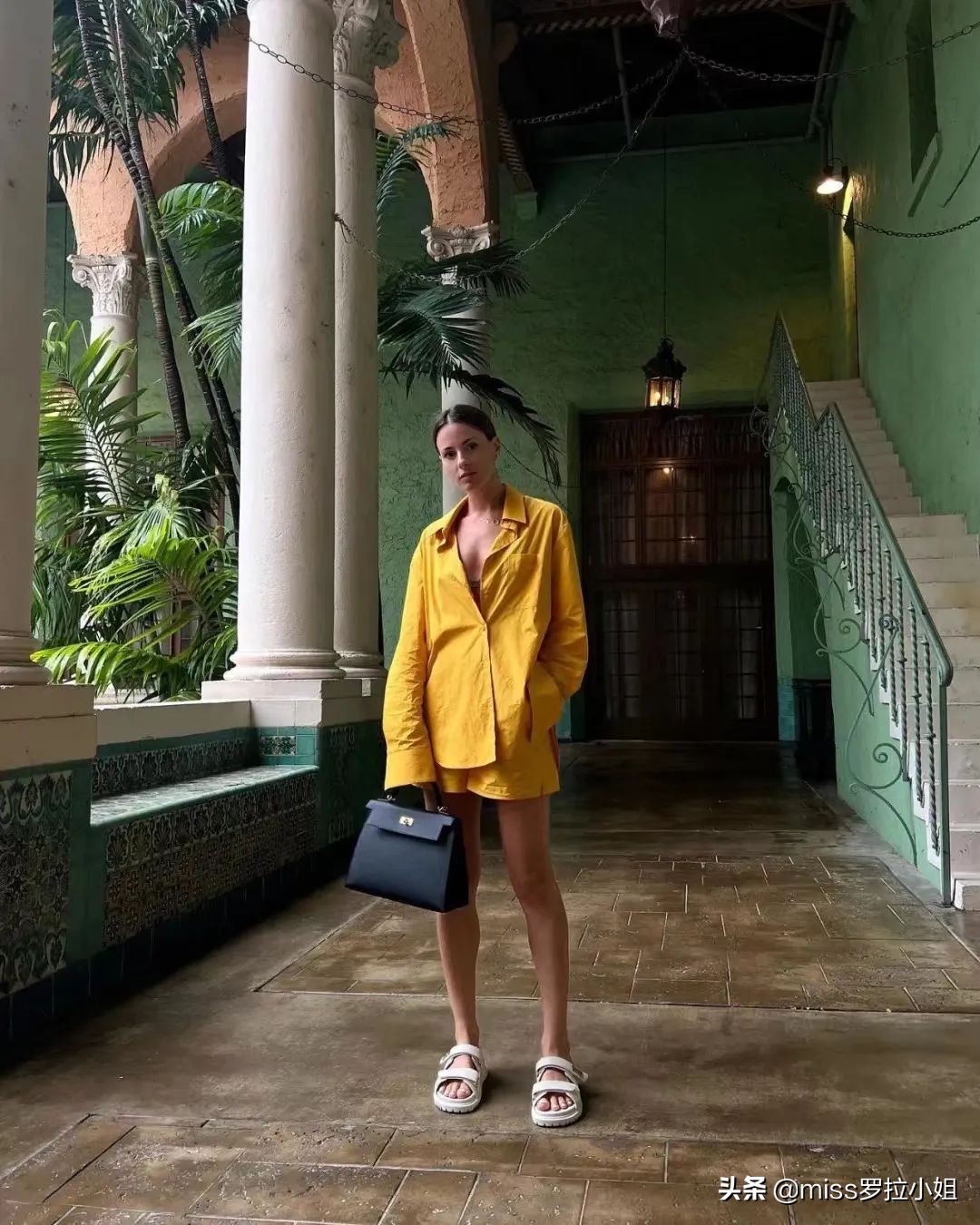 袁咏仪买名牌包包,袁咏仪同款小包