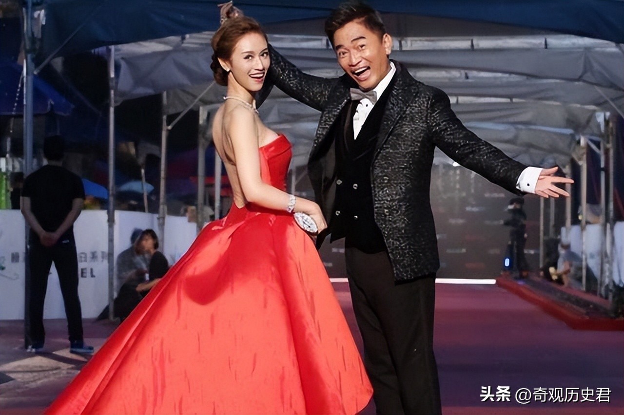 父女之间亲嘴的危害,父女亲脸拥抱违法吗