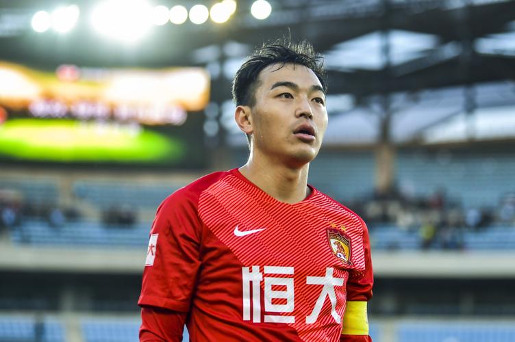 国足太太团颜值大比拼秦升,国足太太们颜值逆天