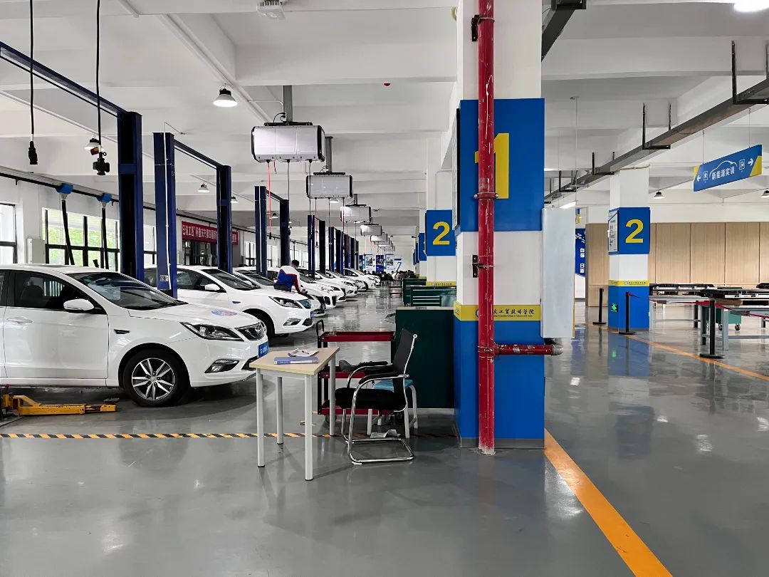 对话|重庆工贸技师学院杨浩：人人皆可成才，人人尽展其才