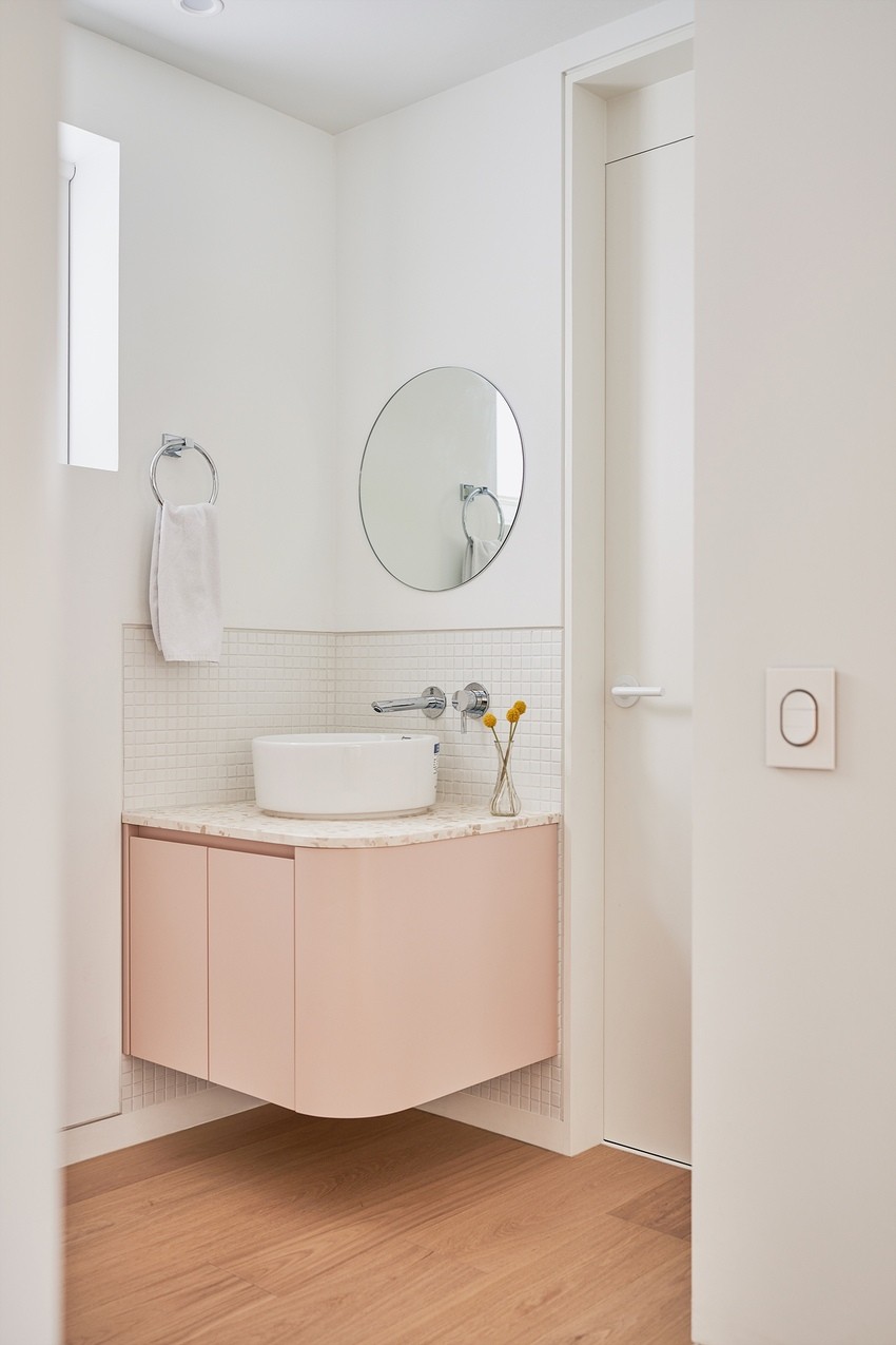 一家六口住390平方的别墅,一家6口住在40平米的房子