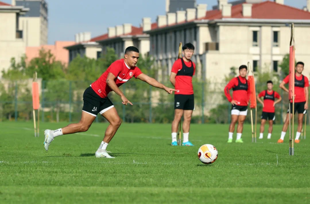 长春亚泰队赴大连热身赛消息,长春亚泰广州开启第二阶段冬训