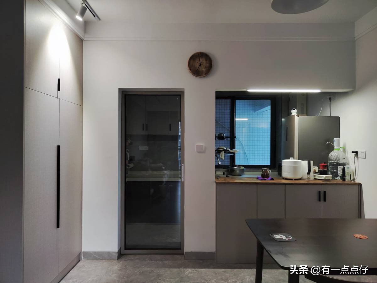 开放式厨房吧台柜设计实用,开放式厨房客厅一体吧台隔断