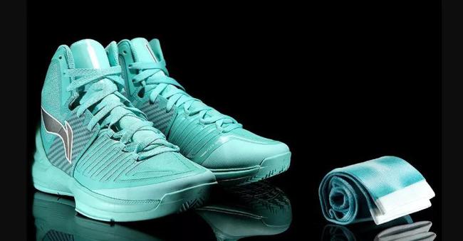 耐克篮球“情人节”限定曝光，团队鞋帅翻，AJ36郭艾伦配色有点丑