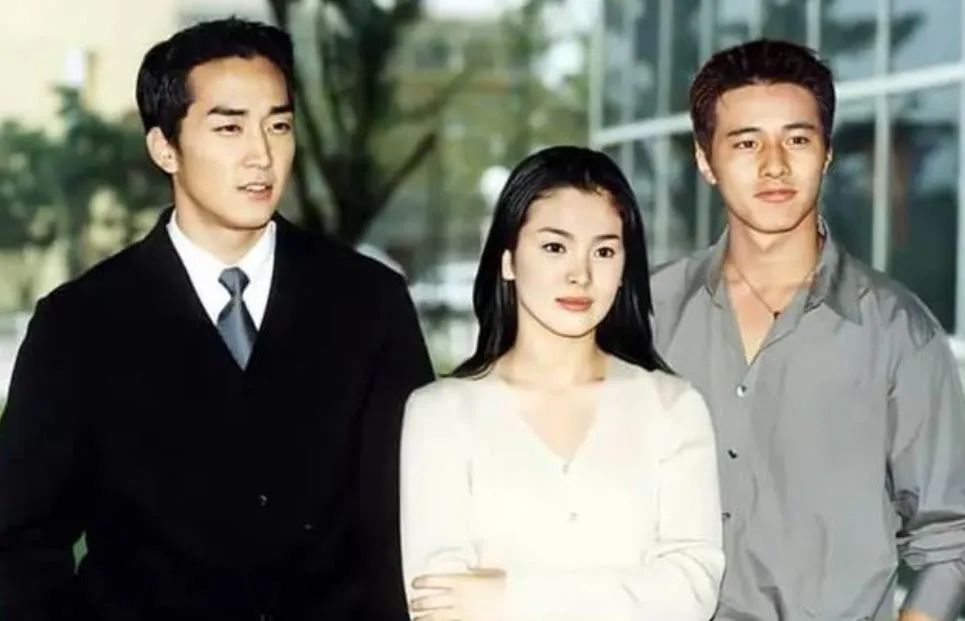 长了一张干净贵气又有书卷气的脸,长得风流倜傥情史干净的男明星